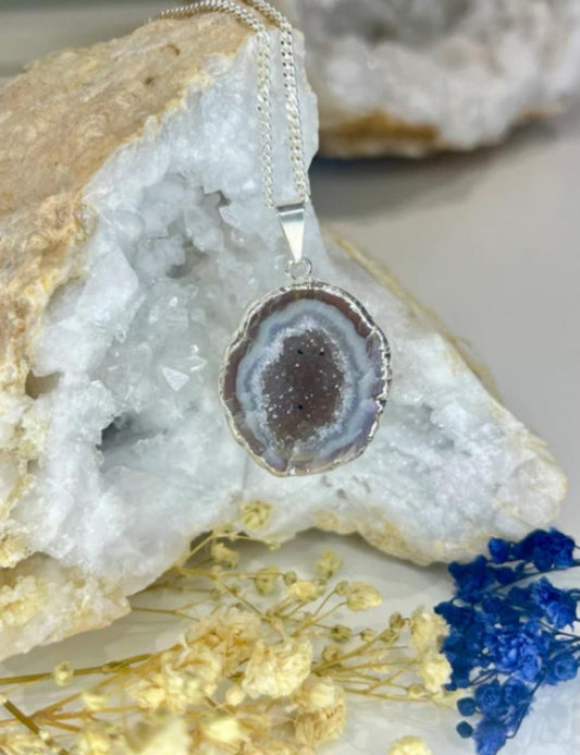 Half Geode Agate Necklace with Druzy – Silver Plated Chain