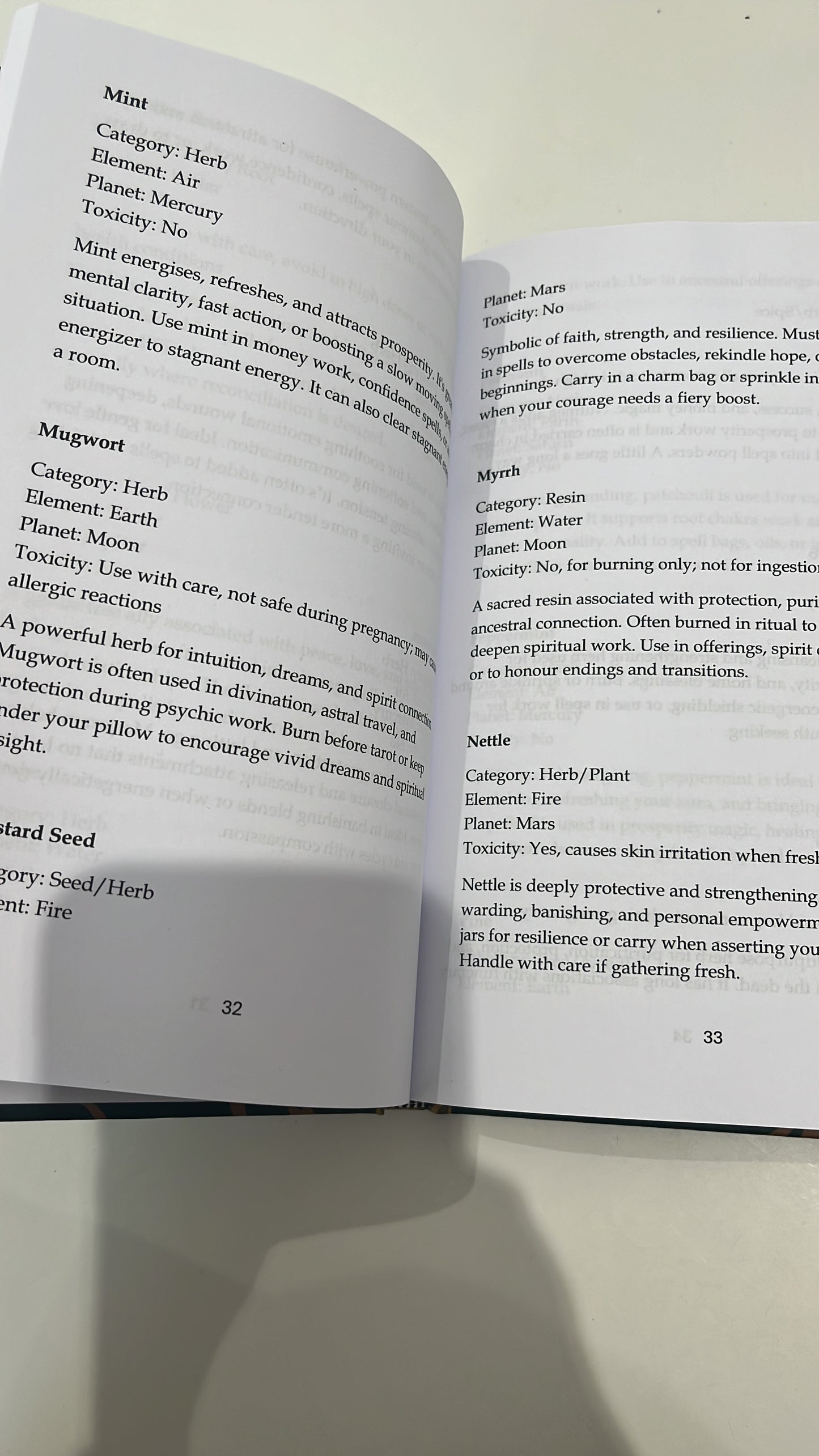 The Everyday Witch’s Herbal Grimoire – Plant Magic, Herbs, Trees & Spells for the Modern Witch
