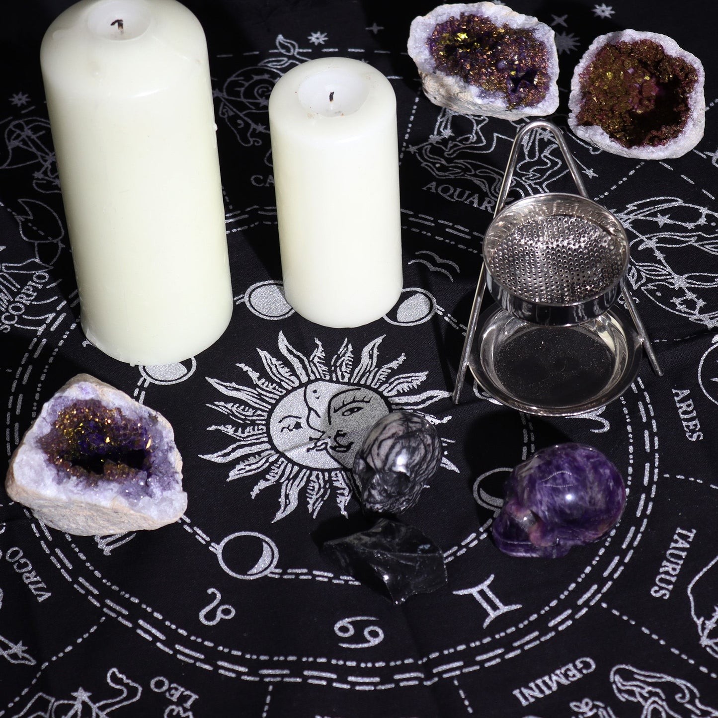 Esoteric Fringed Altar Cloth – Horoscope Zodiac Design (Astrology & Ritual Use)